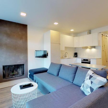 Lakefront Oasis By Harmony Whistler Exterior photo