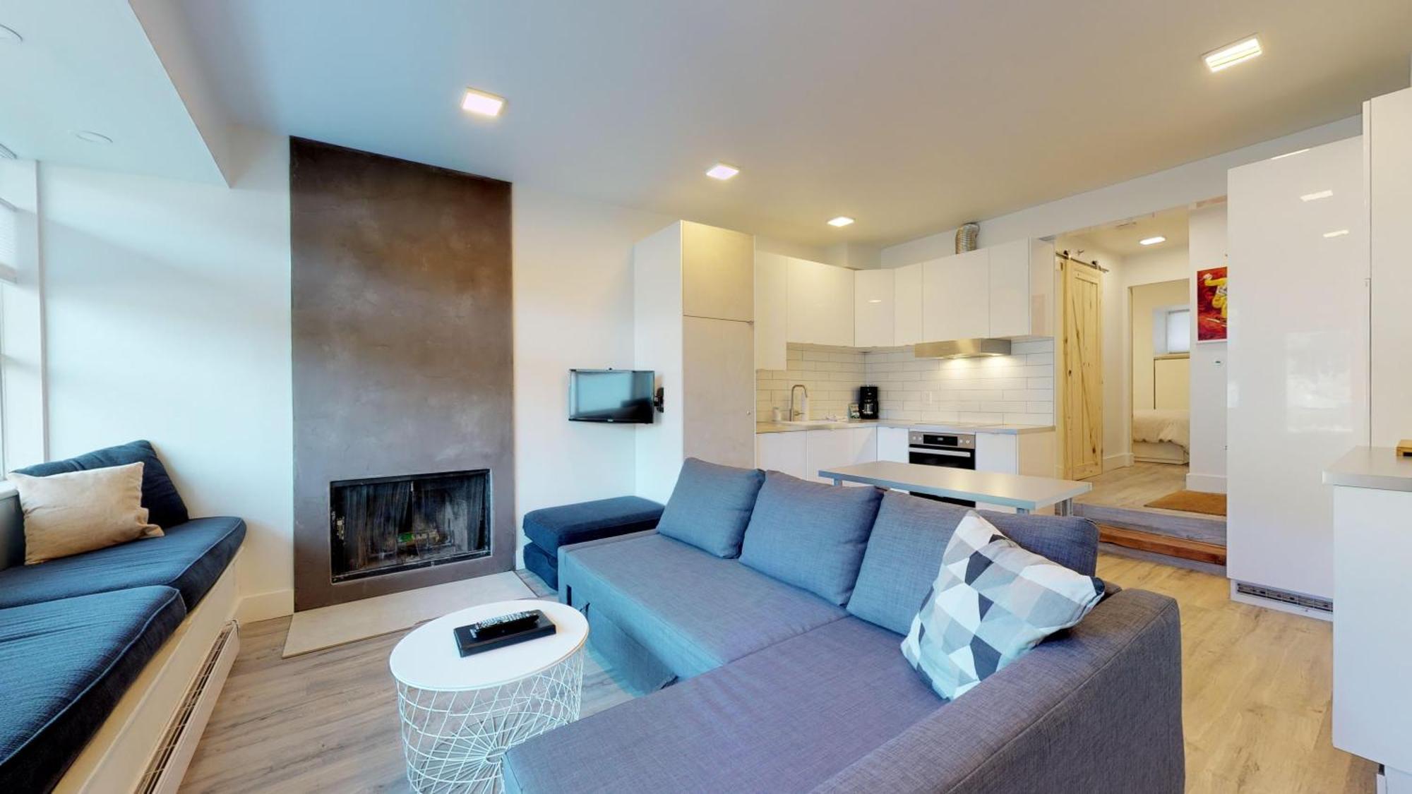 Lakefront Oasis By Harmony Whistler Exterior photo
